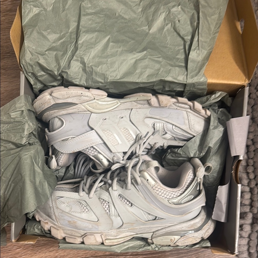 Balenciaga Light Gray - Picture 5 of 5